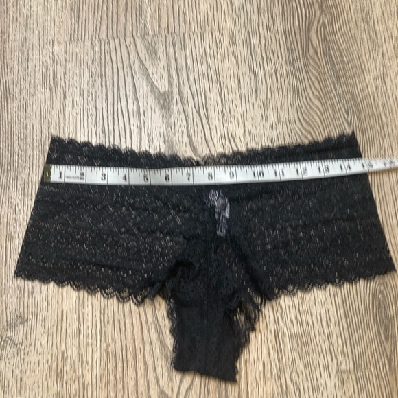 Size L Thong Lace - Picture 4 of 9